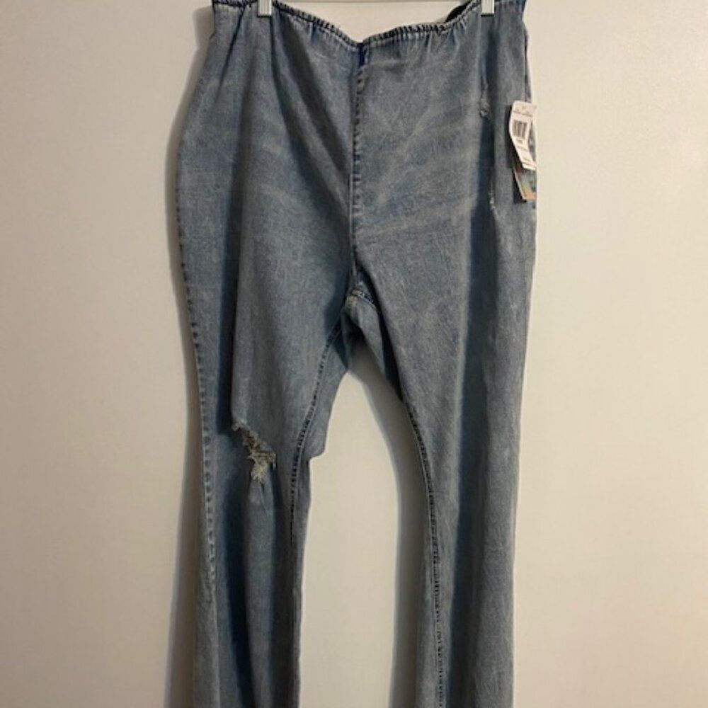 Tinseltown distressed Light wash Hi-rise Flare pull-up jeans, size 20W
